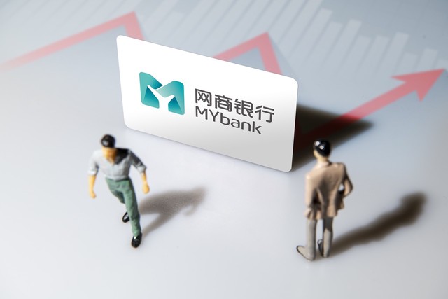 现在双黑能下款的口子2025年最新精选，罗列5个24小时下款的双黑口子